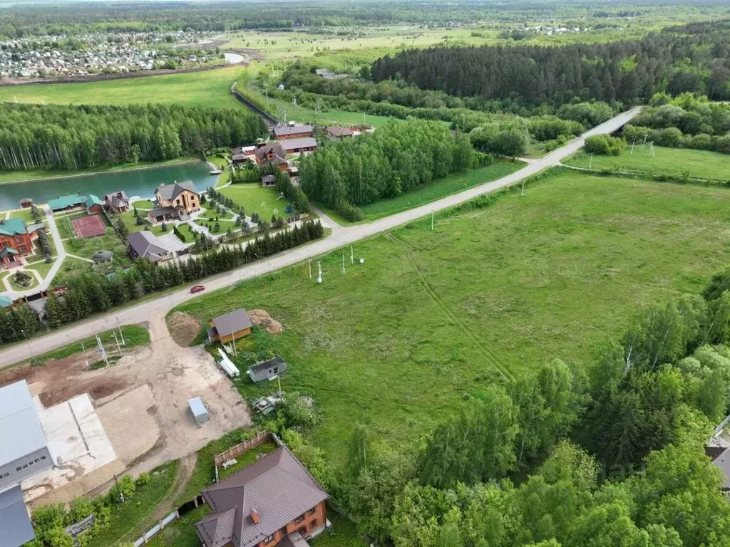 Участок в Татарстан, Высокогорский район, д. Чернышевка Центральная ... - Фото 1