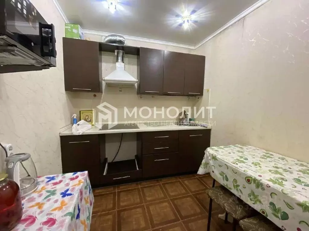 2-к кв. Белгородская область, Старый Оскол Юбилейный мкр, 3 (48.0 м) - Фото 1