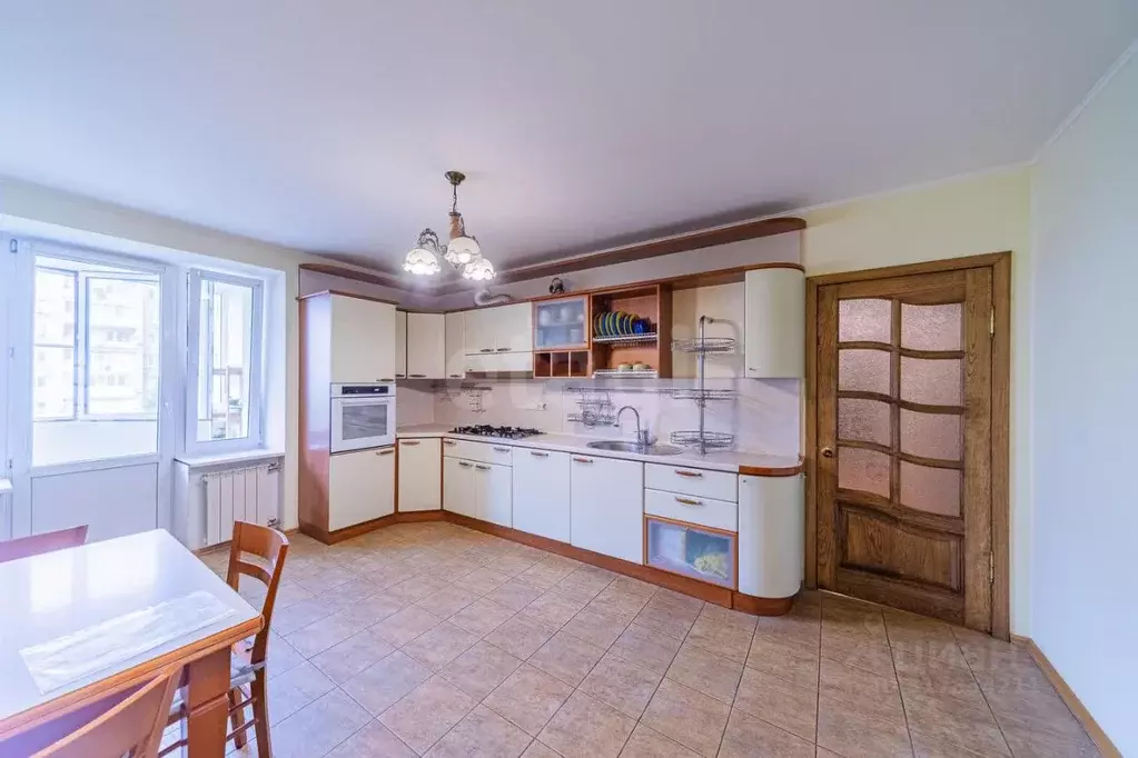 6-к кв. Саратовская область, Саратов Валовая ул., 15 (254.8 м) - Фото 0