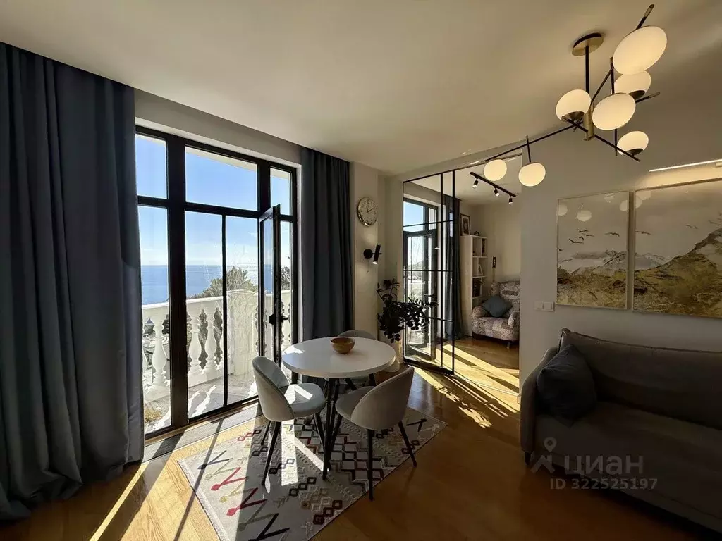 2-к кв. Крым, Ялта муниципальный округ, Ливадия пгт ул. Виноградная, ... - Фото 0