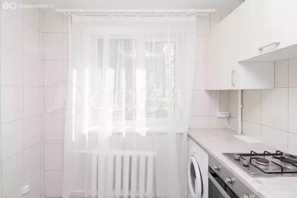 Квартира-студия: Тюмень, проезд Геологоразведчиков, 52 (31.1 м) - Фото 0