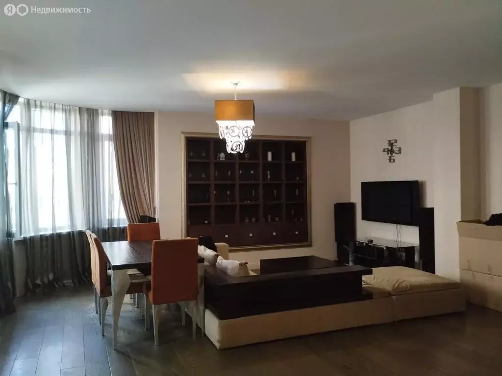 3-комнатная квартира: Ростов-на-Дону, улица Максима Горького, 226/43 ... - Фото 1