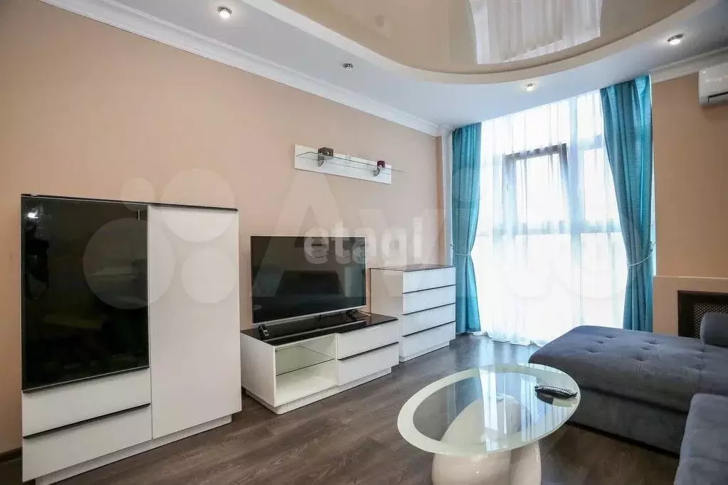 2-к. квартира, 70 м, 9/9 эт. - Фото 1