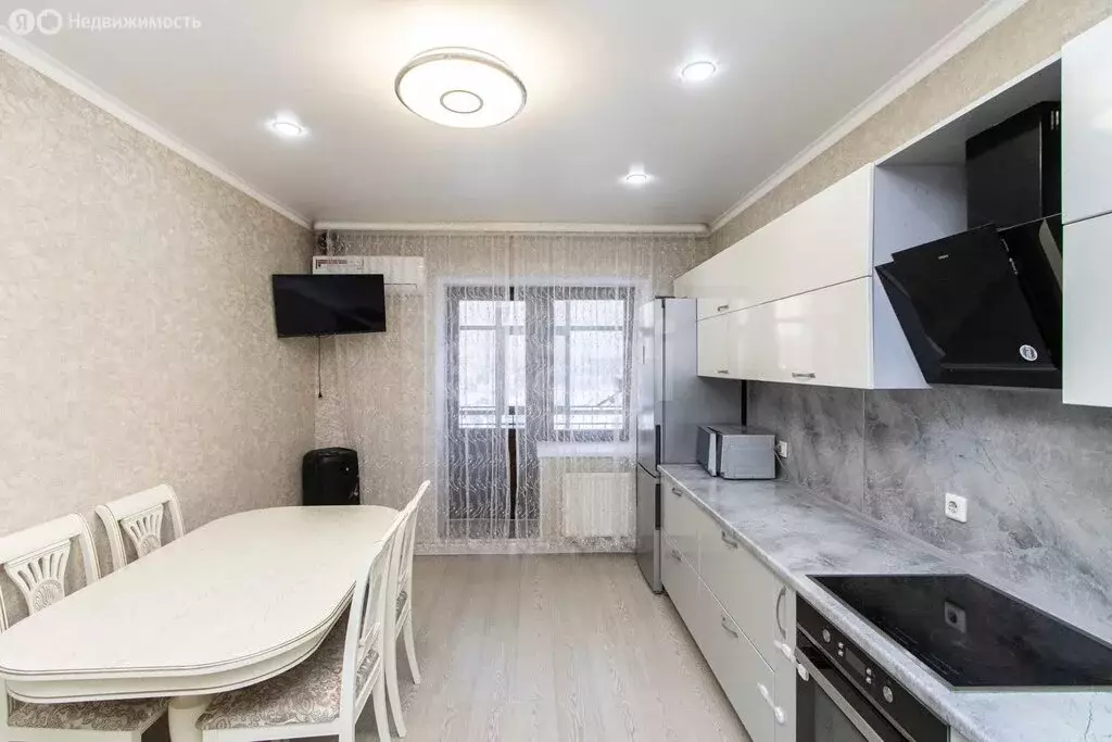 2-комнатная квартира: Тюмень, Харьковская улица, 64 (59.7 м) - Фото 2