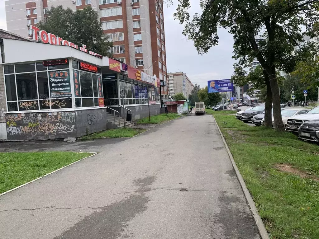 Торговая площадь в Удмуртия, Ижевск ул. Холмогорова, 24А (5 м) - Фото 1