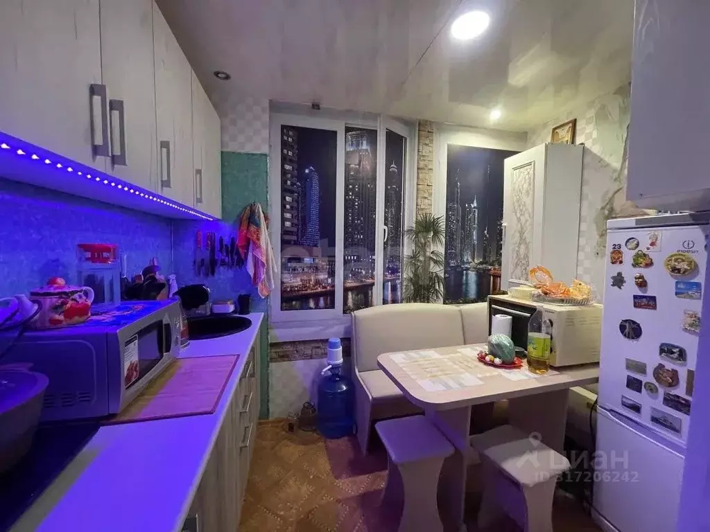 2-к кв. Крым, Симферополь ул. Севастопольская (48.0 м) - Фото 0