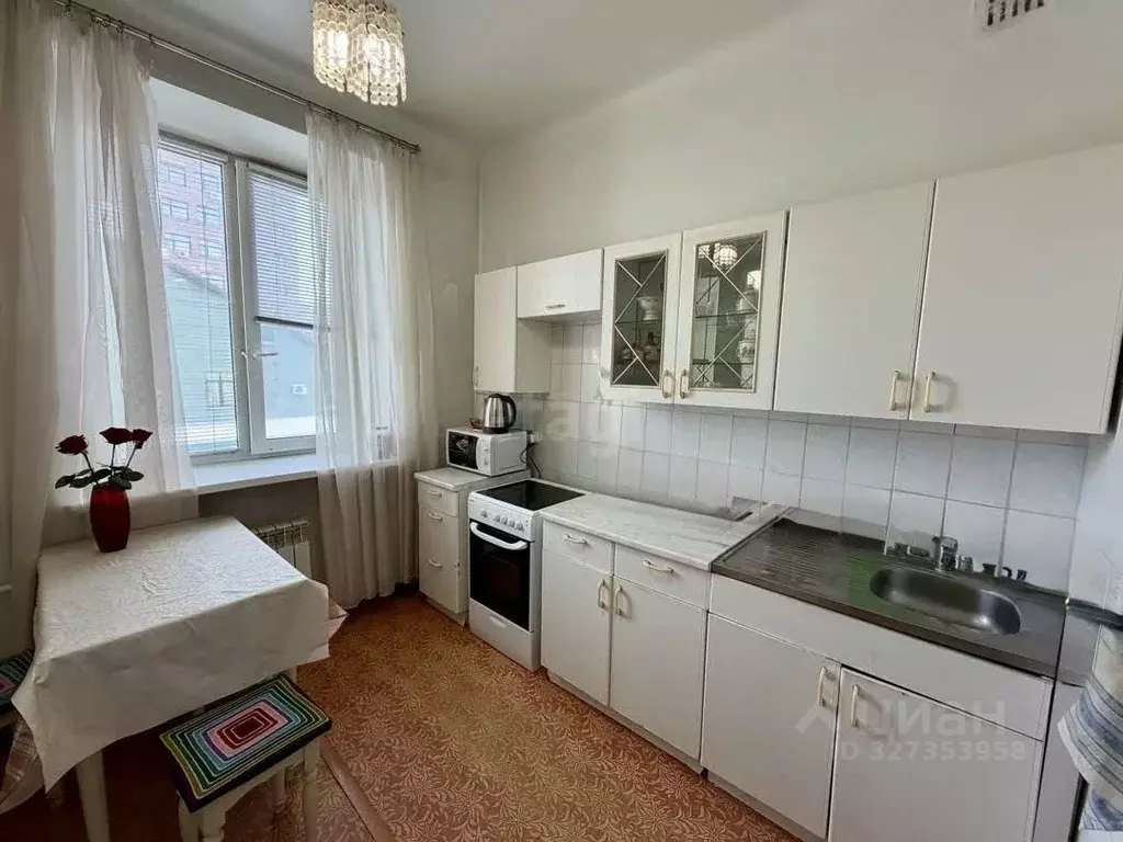 2-к кв. Тюменская область, Тюмень ул. Орджоникидзе, 51 (63.0 м) - Фото 1