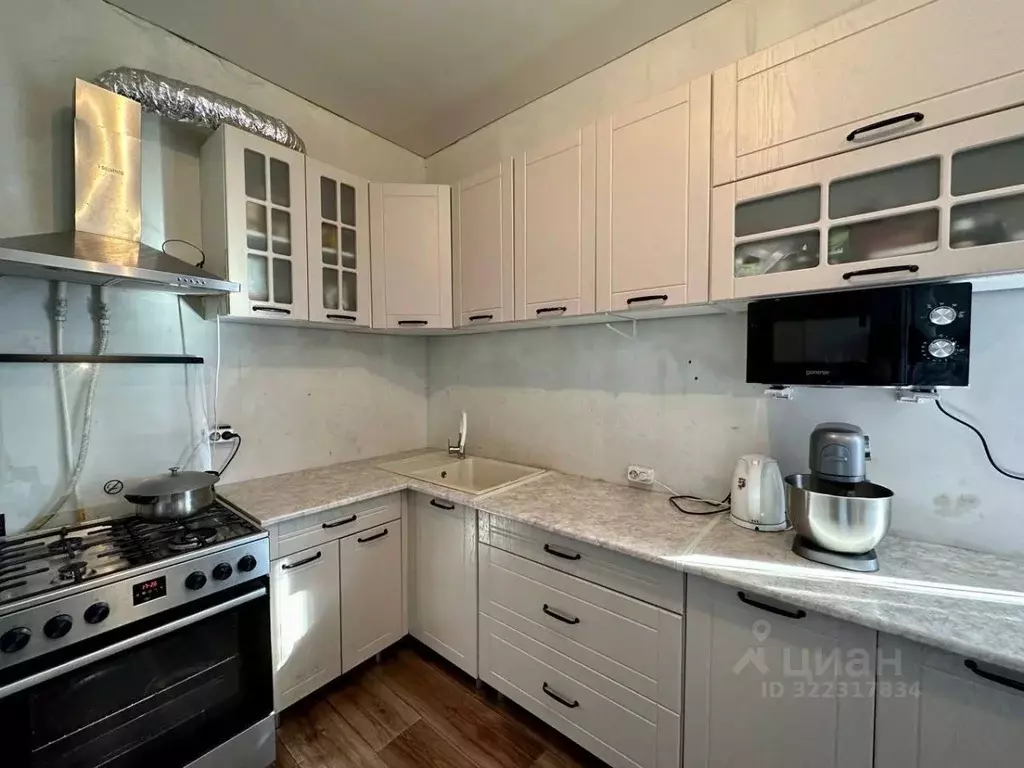 Дом в Оренбургская область, Тюльганский район, с. Благодарное ... - Фото 1