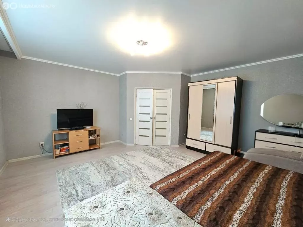 3-комнатная квартира: Оренбург, Просторная улица, 21/1 (83 м) - Фото 1