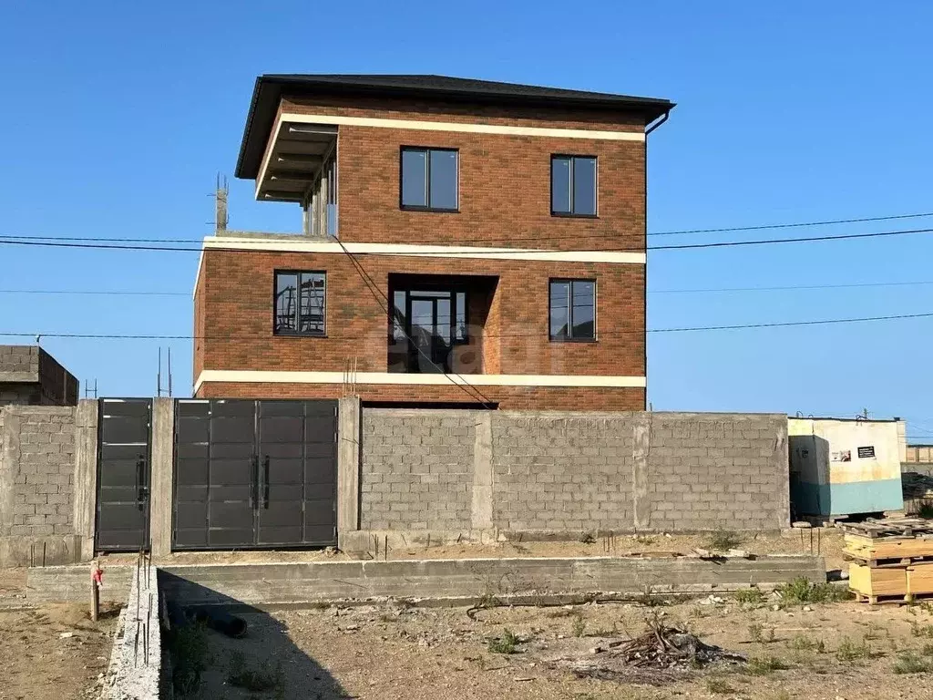 Дом в Дагестан, Каспийск Рекреационная зона, 10Б (316 м) - Фото 1