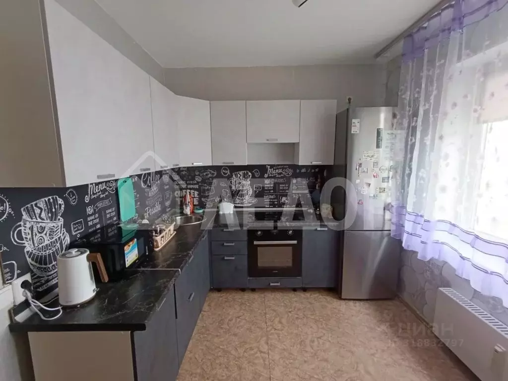 2-к кв. Омская область, Омск ул. Завертяева, 9к18 (55.9 м) - Фото 0