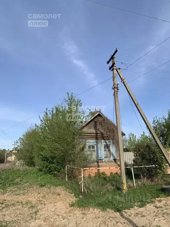 Дом в Саратовская область, Энгельс муниципальное образование, с. ... - Фото 1