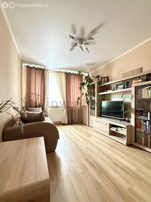 1-комнатная квартира: Калининград, Тихорецкая улица, 20 (31.5 м) - Фото 0