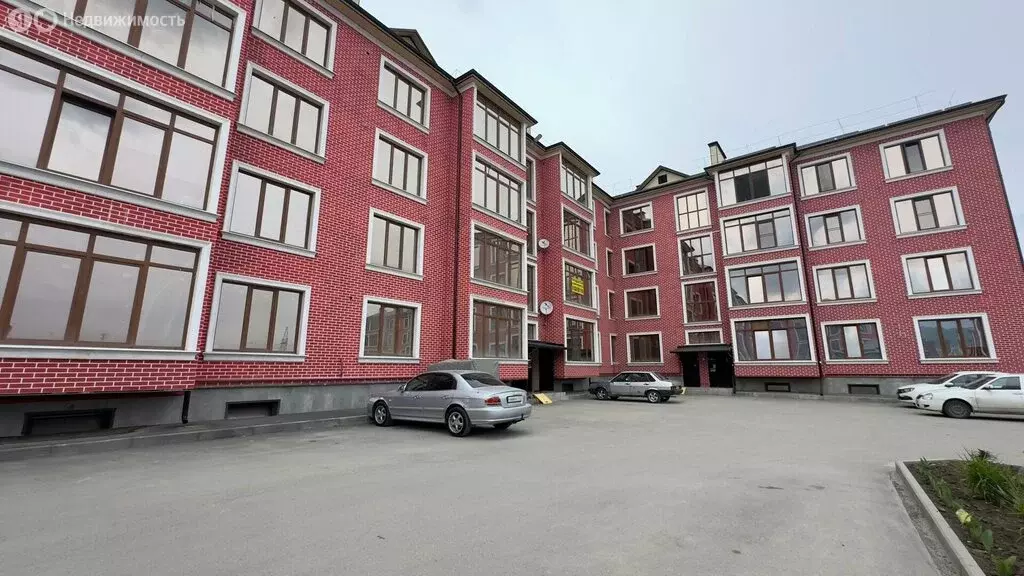 3-комнатная квартира: Нальчик, улица Шогенова, 75 (69 м) - Фото 1