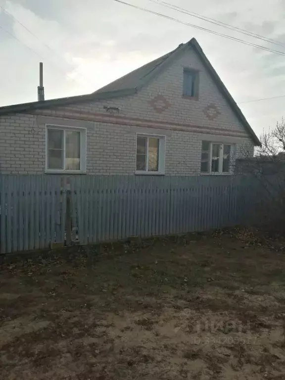 Дом в Волгоградская область, Суровикино ул. Пархоменко, 47 (100 м) - Фото 1
