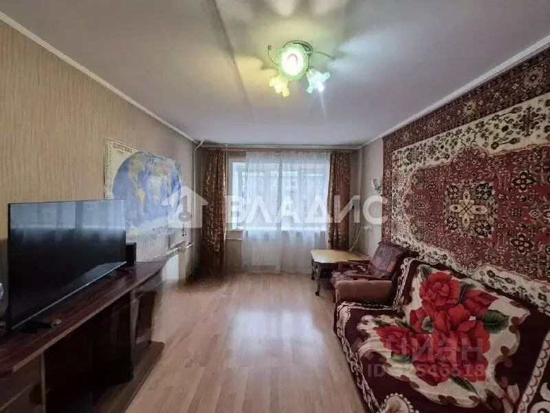 3-к кв. Бурятия, Улан-Удэ Октябрьская ул., 27 (54.6 м) - Фото 0