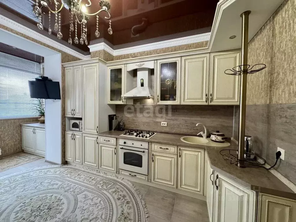 2-к кв. Карачаево-Черкесия, Черкесск ул. Космонавтов, 49Б (79.1 м) - Фото 0