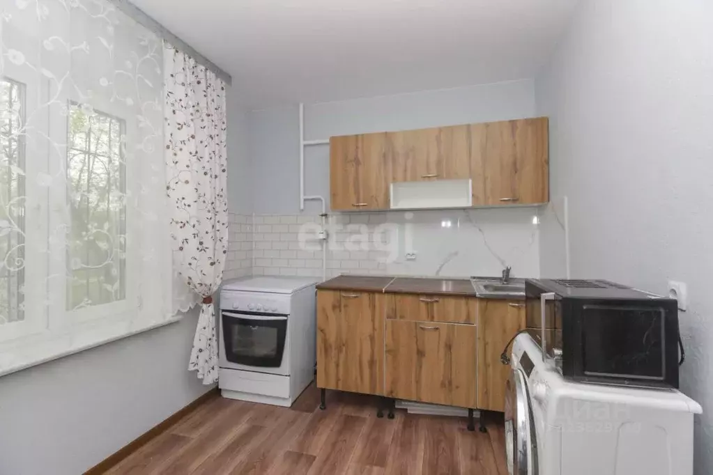 1-к кв. Омская область, Омск Волгоградская ул., 32 (37.7 м) - Фото 1