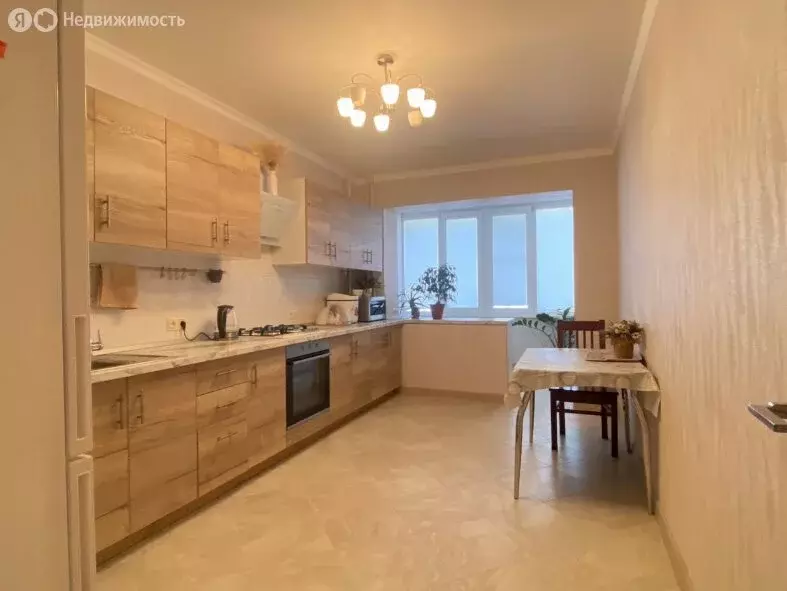 3-комнатная квартира: Ростов-на-Дону, Воронежская улица, 2А (90 м) - Фото 0