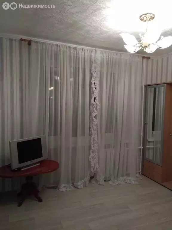 1-комнатная квартира: Лобня, Деповская улица, 9 (18 м) - Фото 1