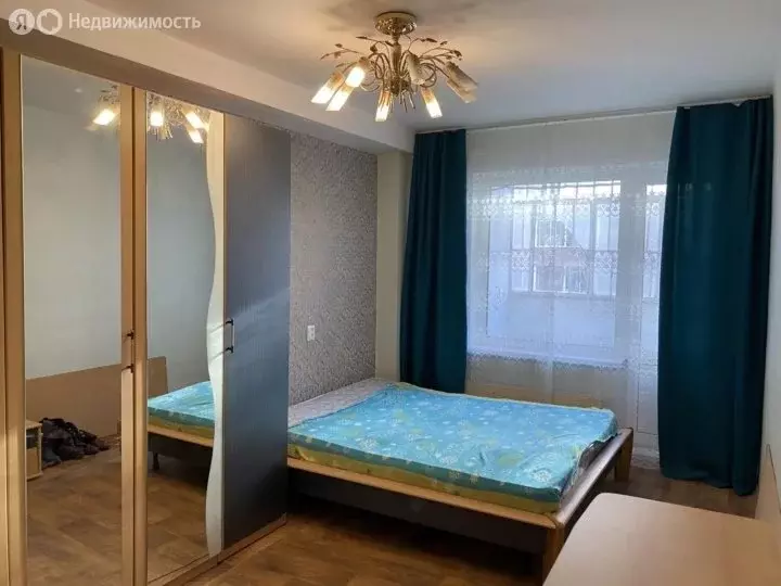 2-комнатная квартира: Красноярск, улица Железнодорожников, 22А (50 м) - Фото 0
