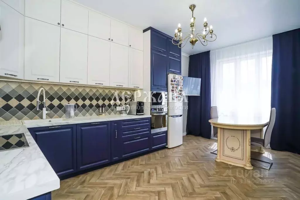 2-к кв. Белгородская область, Старый Оскол Степной мкр, 13 (84.7 м) - Фото 0