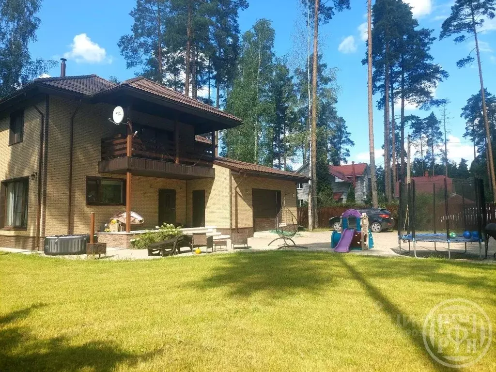 Дом в Ленинградская область, Гатчинский район, Вырица городской ... - Фото 1