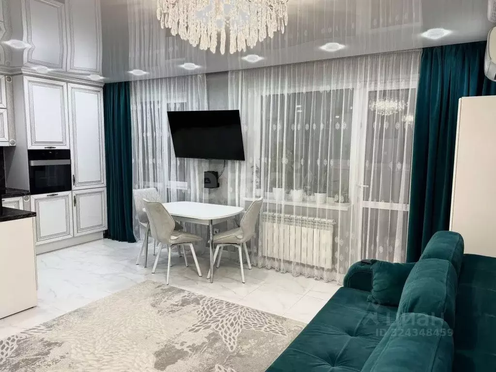 1-к кв. Тюменская область, Тюмень ул. Газовиков, 17 (47.1 м) - Фото 2