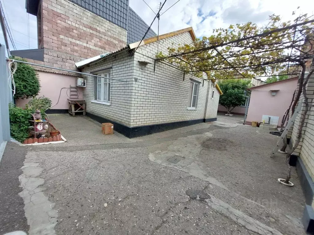 Дом в Дагестан, Махачкала ул. Салаватова, 45 (50 м) - Фото 0