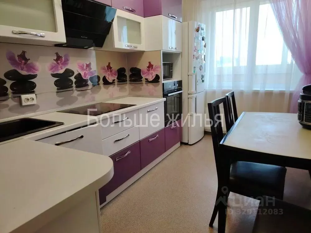 3-к кв. Волгоградская область, Волгоград ул. Тимирязева, 52 (69.6 м) - Фото 0