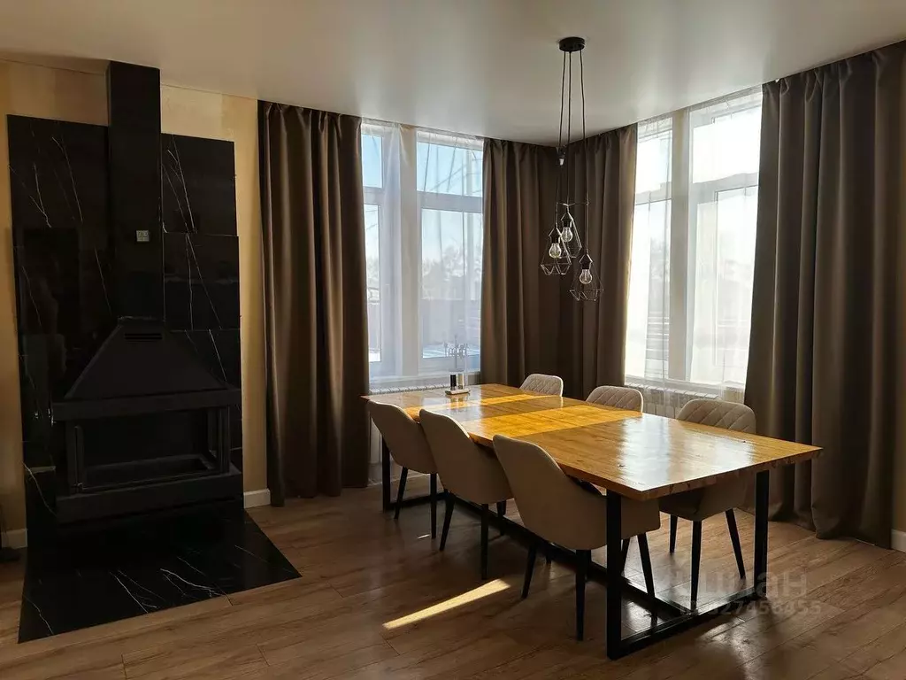 Дом в Омская область, Омск Вьюжная ул. (237 м) - Фото 1