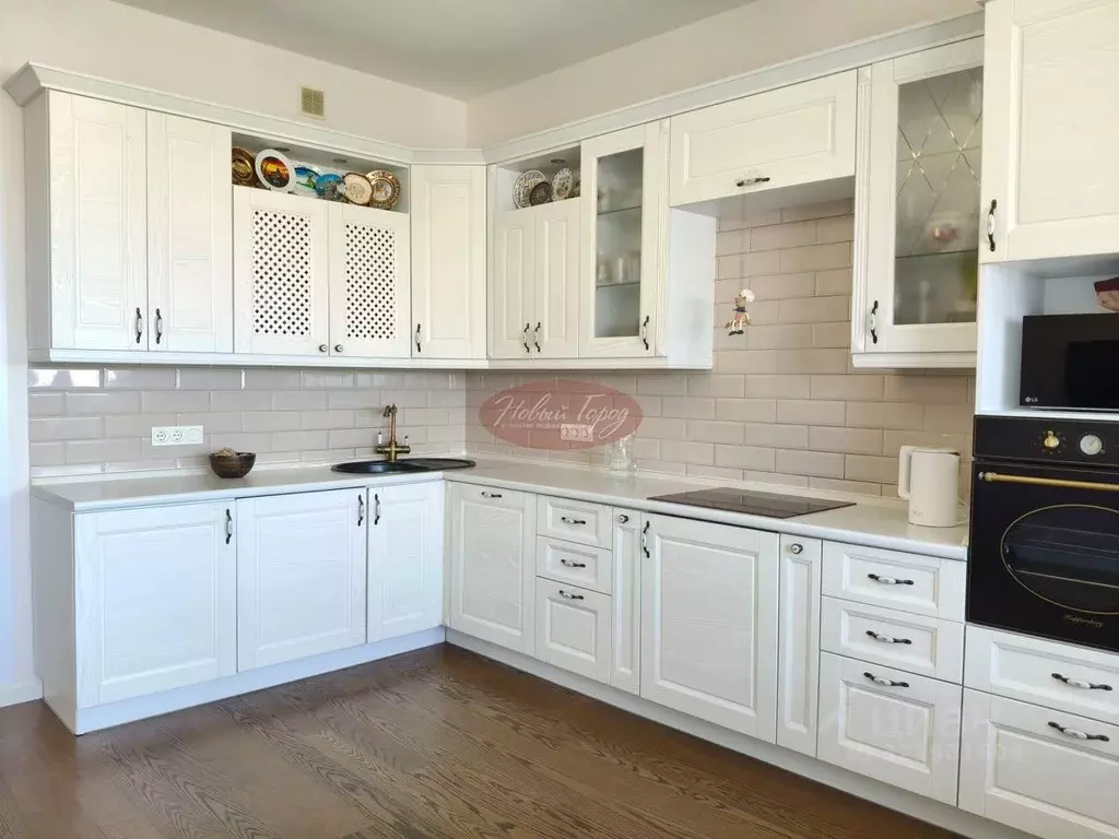 3-к кв. Тюменская область, Тюмень ул. Малыгина, 90 (130.0 м) - Фото 1