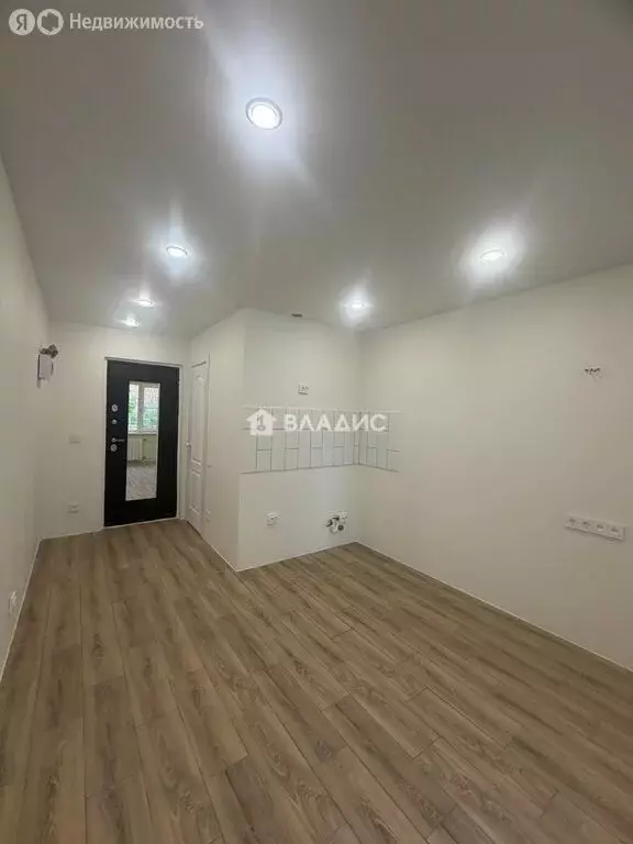 1к в 4-комнатной квартире (16.9 м) - Фото 1