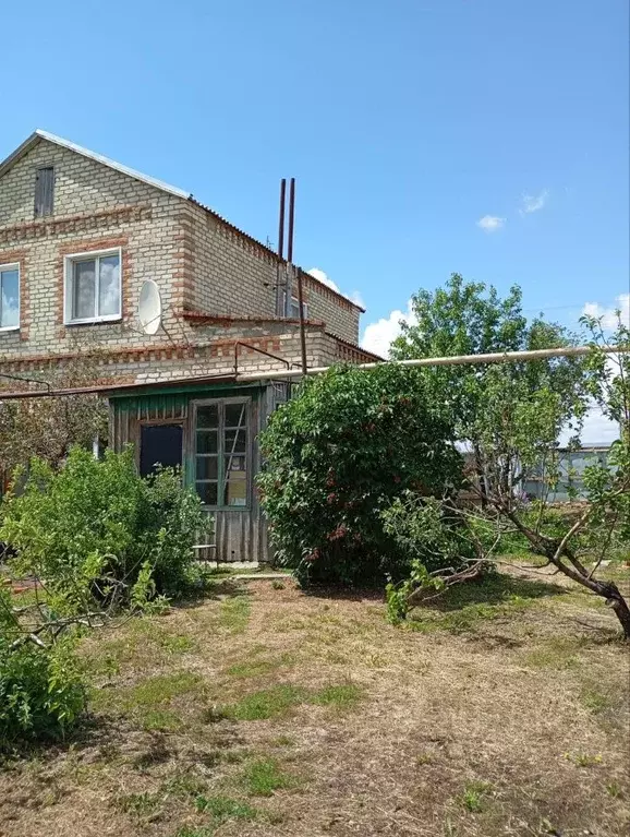 Дом в Саратовская область, Дергачи рп ул. Октябрьская, 220 (78 м) - Фото 1