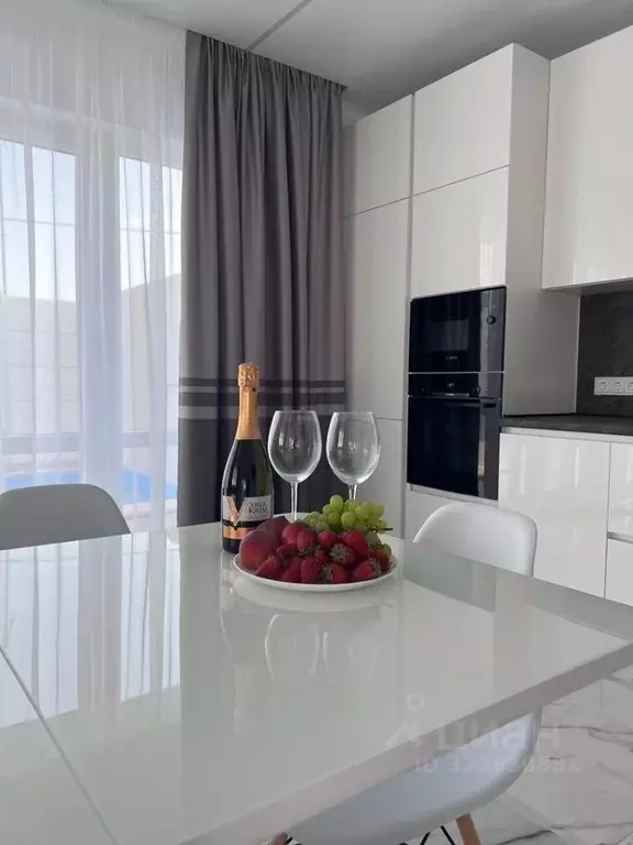 Коттедж в Крым, Сакский район, с. Уютное ул. Дерюгина, 12 (297 м) - Фото 2