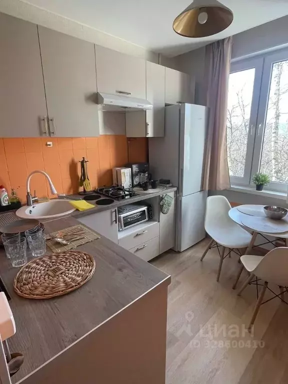 2-к кв. Москва ул. Генерала Антонова, 4К1 (45.8 м) - Фото 1