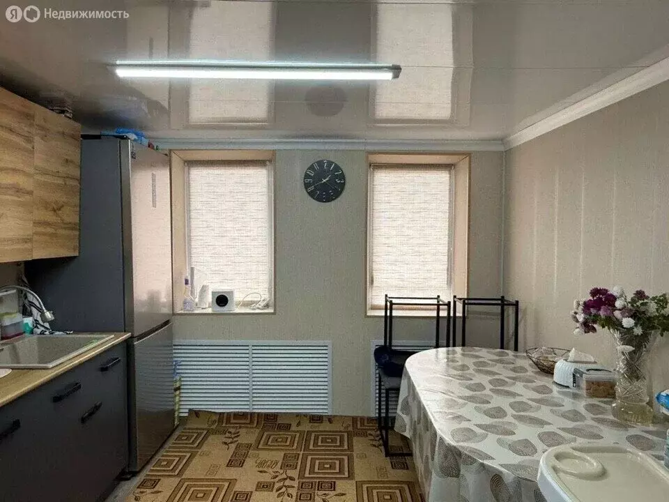 Дом в Астрахань, 2-я Онежская улица, 69 (80 м) - Фото 1