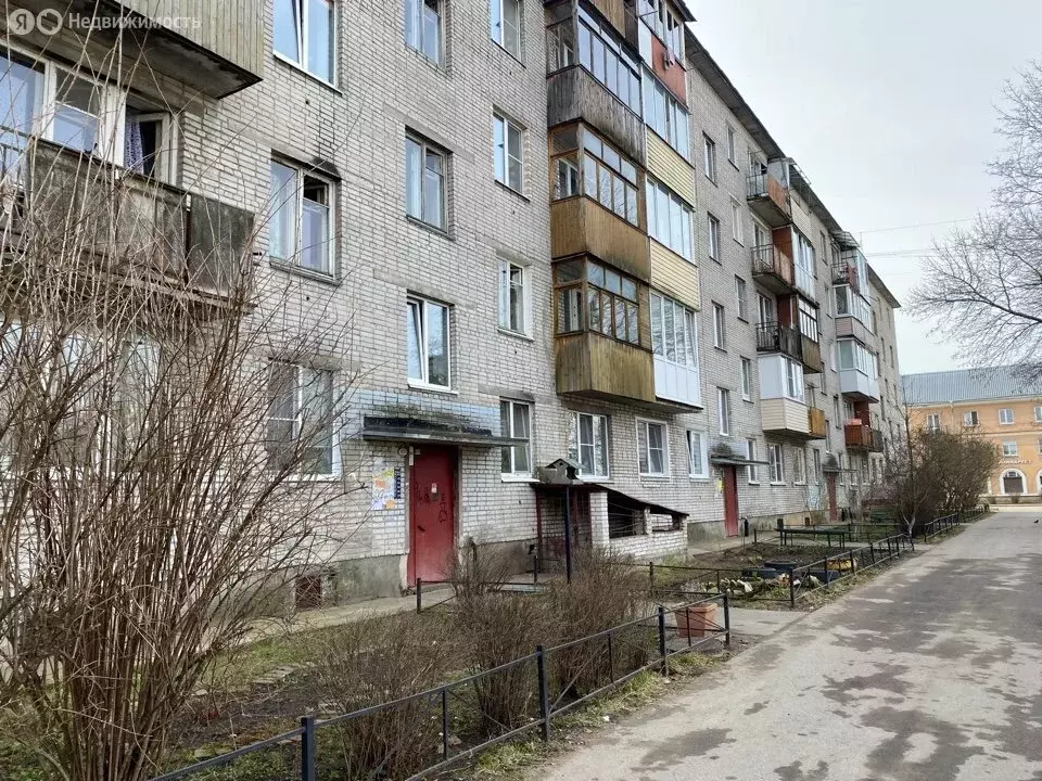 2-комнатная квартира: Кировск, улица Кирова, 26 (46 м) - Фото 0