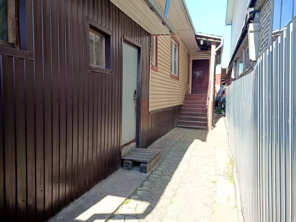 Дом в Курганская область, Курган пл. Имени В.И. Ленина (120 м) - Фото 1