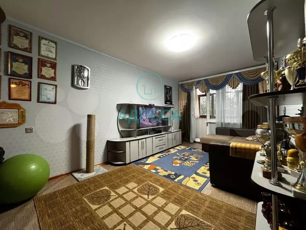 2-к. квартира, 45 м, 2/5 эт. - Фото 1