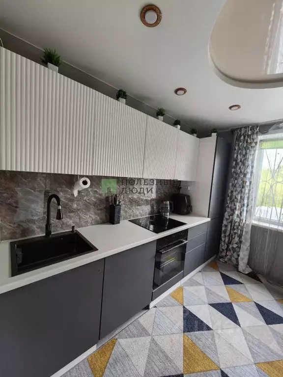 3-к кв. Забайкальский край, Чита 1-й мкр, 28 (71.2 м) - Фото 1