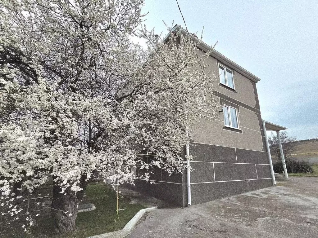 Дом в Крым, Бахчисарайский район, с. Тенистое ул. Алиме Абденнановой, ... - Фото 1