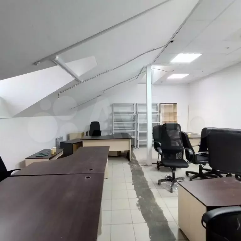 Офис с парковкой у центрального рынка, 45 м - Фото 1