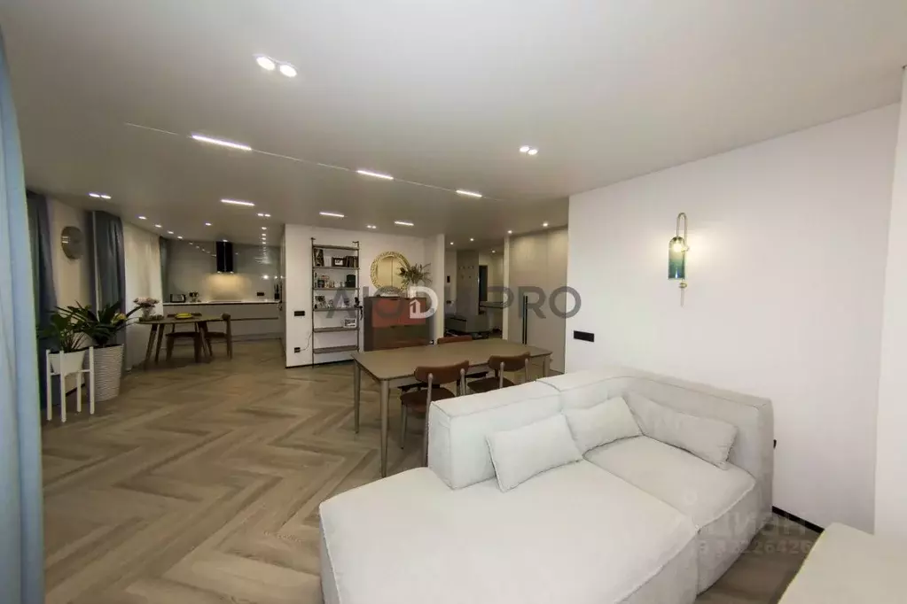 3-к кв. Саратовская область, Саратов Ульяновская ул., 27/35 (90.2 м) - Фото 0