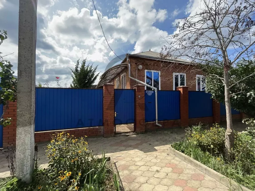 Дом в Краснодарский край, Апшеронск ул. Калинина (231 м) - Фото 1