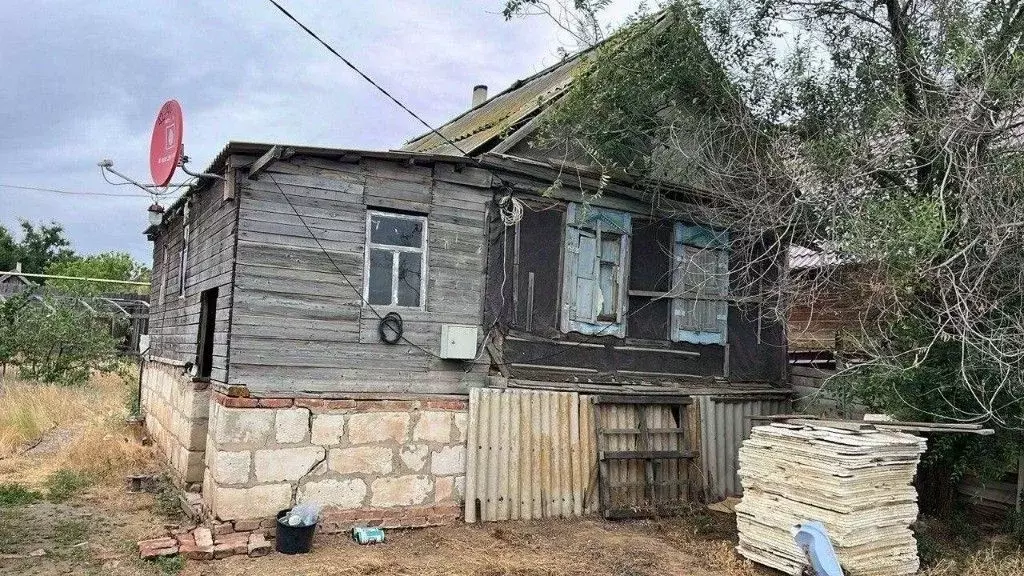 Дом в Астраханская область, Енотаевский район, с. Грачи 1 Мая ул. (39 ... - Фото 1