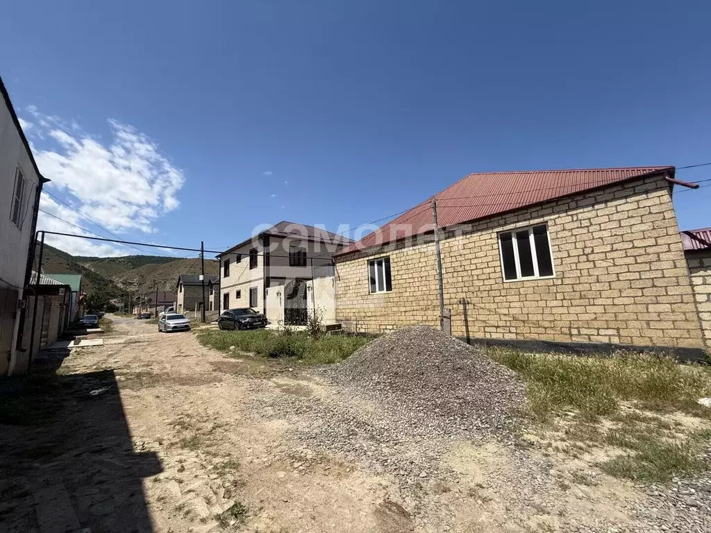 Дом в Дагестан, Дербентский район, с. Джалган ул. Самурская (200 м) - Фото 1