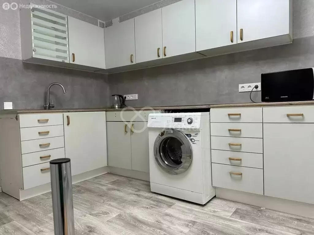 4-комнатная квартира: Волгоград, посёлок Ангарский, улица Маршала ... - Фото 1