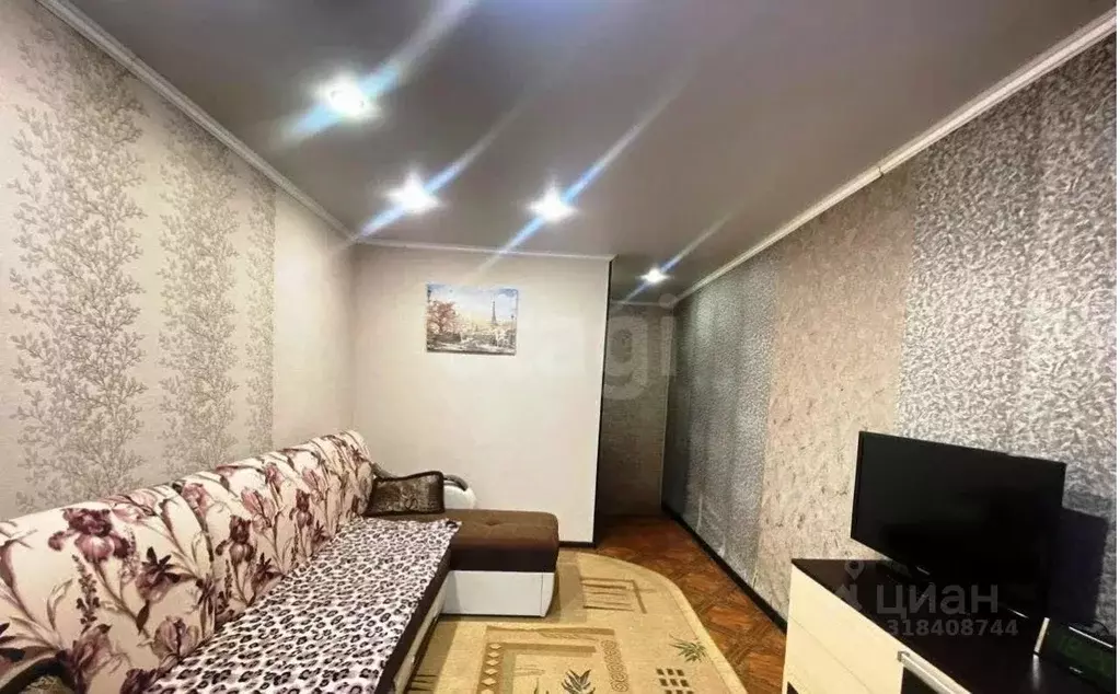 3-к кв. Оренбургская область, Оренбург Беляевская ул., 53 (61.7 м) - Фото 0