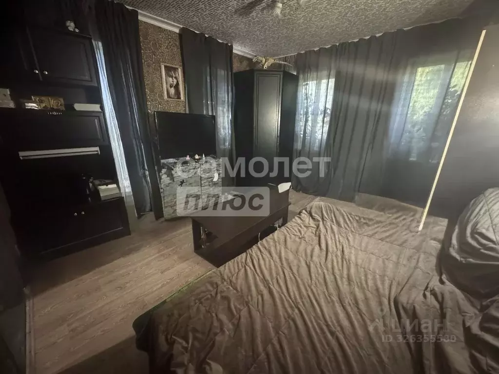 Дом в Краснодарский край, Кореновский район, Бураковский хут. ул. ... - Фото 1